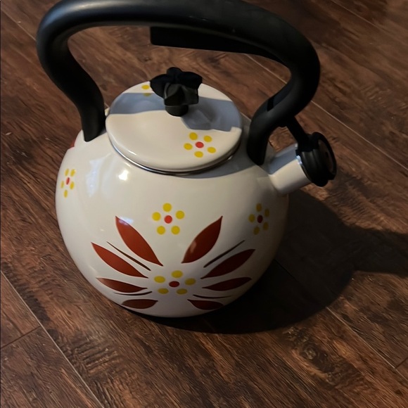Floral Patterned Teapot with Black Handle - Picture 3 of 5